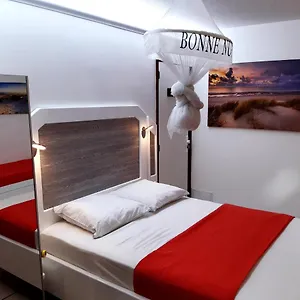  Appartement Climatisé - Piscine-plage - 2 à 3 Personnes